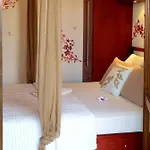 The Seaside 尼基季
